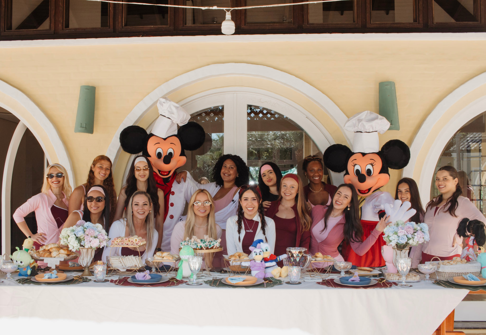 Encontro comemorativo da comunidade Femina Business Club com creators e marcas parceiras